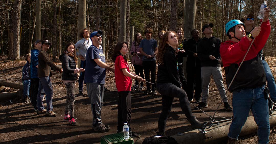 Creating Positive Group Dynamics: How Outdoor Education Promotes Inclusivity and Collaboration